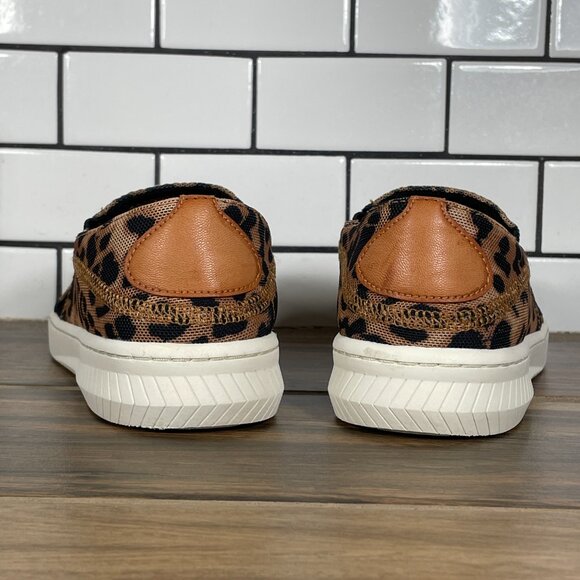 BareTraps Yadier Womens Size 7 Shoes Leopard Print Casual Slip On Sneaker - Picture 4 of 12